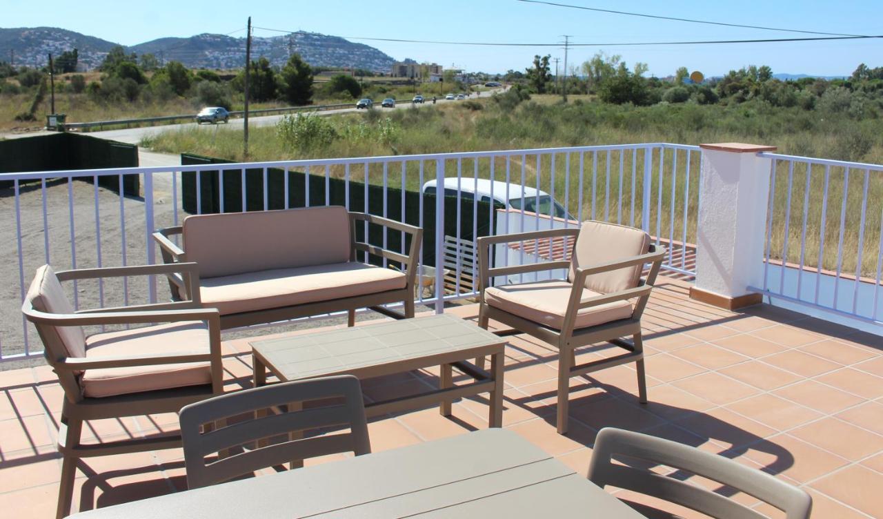Villa La Costa - 3 Apartamentos Turisticos Roses Kültér fotó